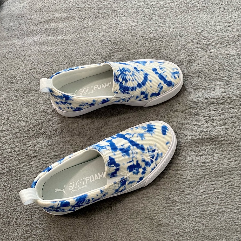 Puma Bari Blue & Off-white Slip on, Size 6